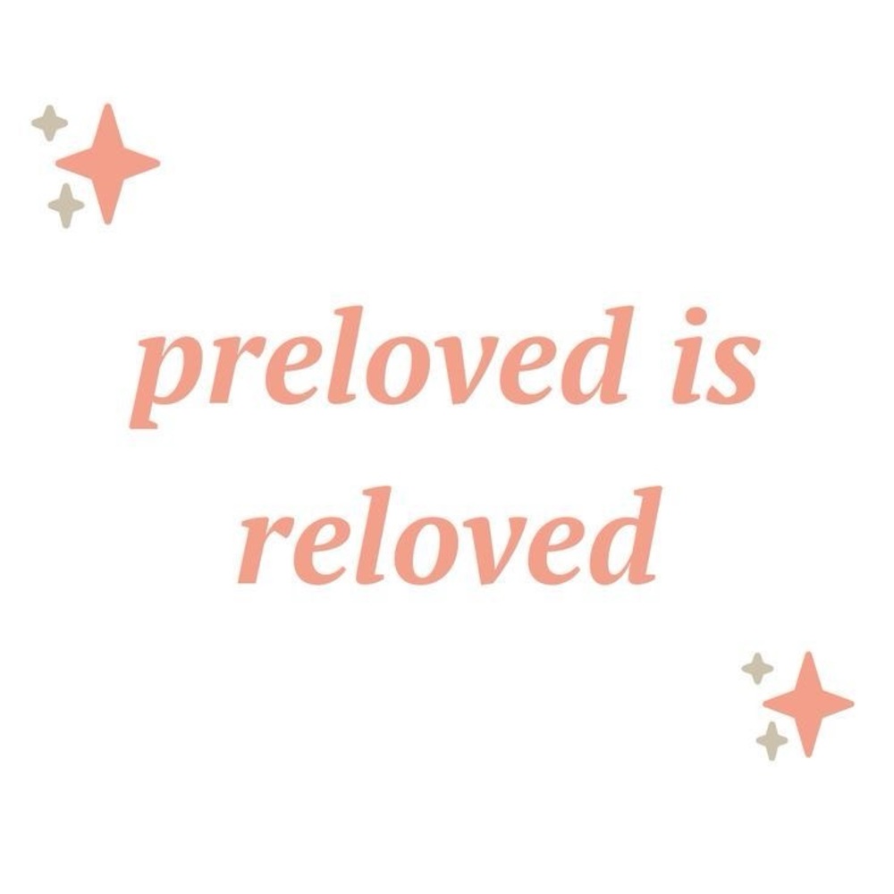 Time to shop! 💕 
Bundle & save on any dress, shoes, tops